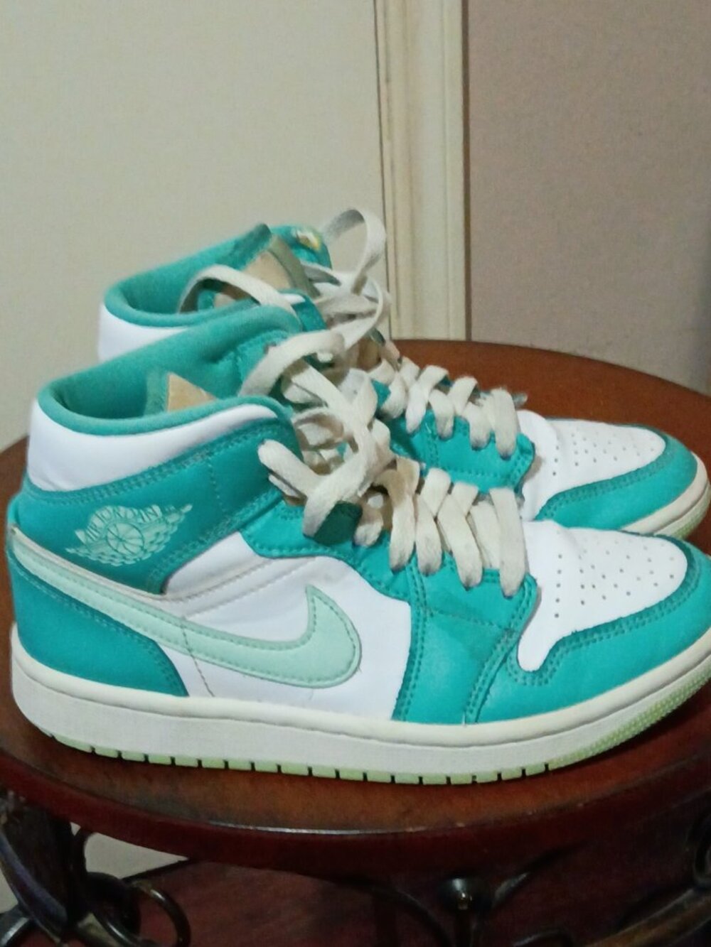 Air Jordan Womens Air Jordan 1 Mid Island Marine Green-DV2229-300 Size 5